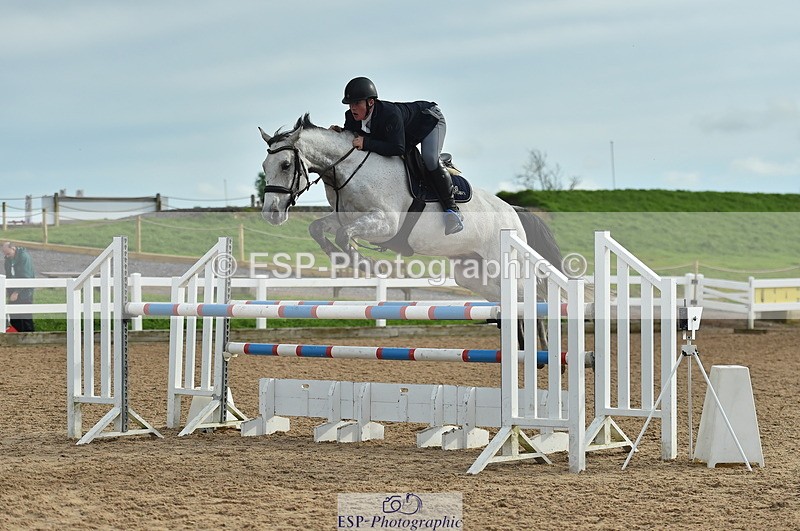 231111A-130448-02032 - Cls 12 Newcomers & 1.10m Open