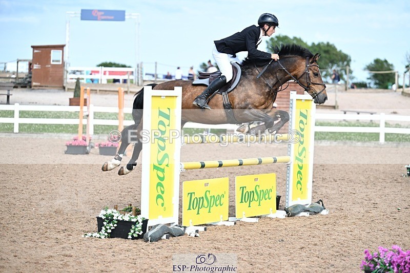 260627-173937-05804 - Cls 27 Foxhunter and 1.10m