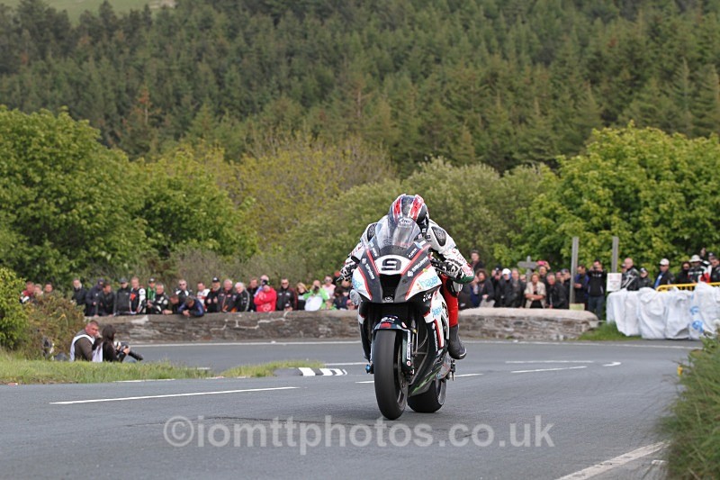Ian Hutchinson - RST Superbike Race