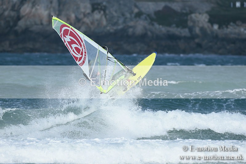 WS 020413-114 - Windsurfing