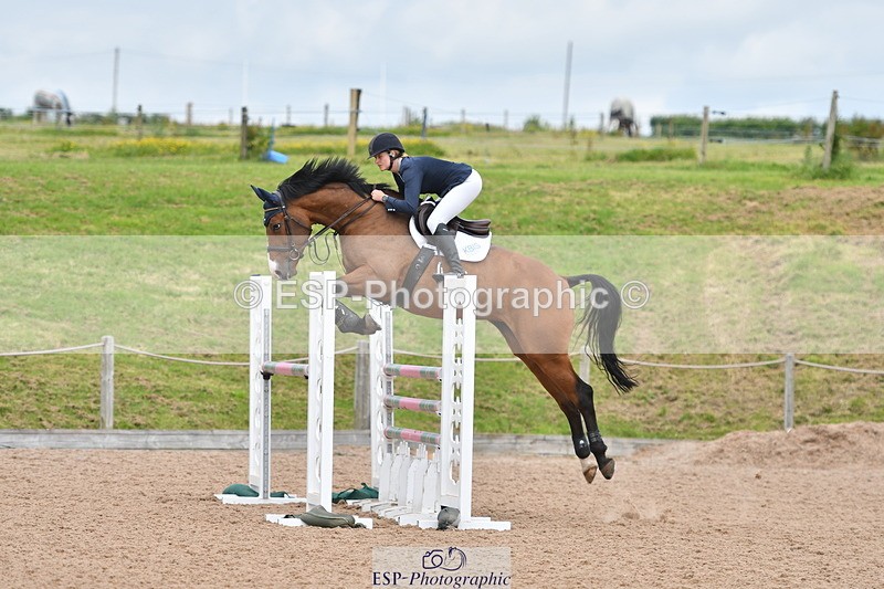 240609A-142110-06122 - Cls 19 Snr Foxhunter and 1.20m Open