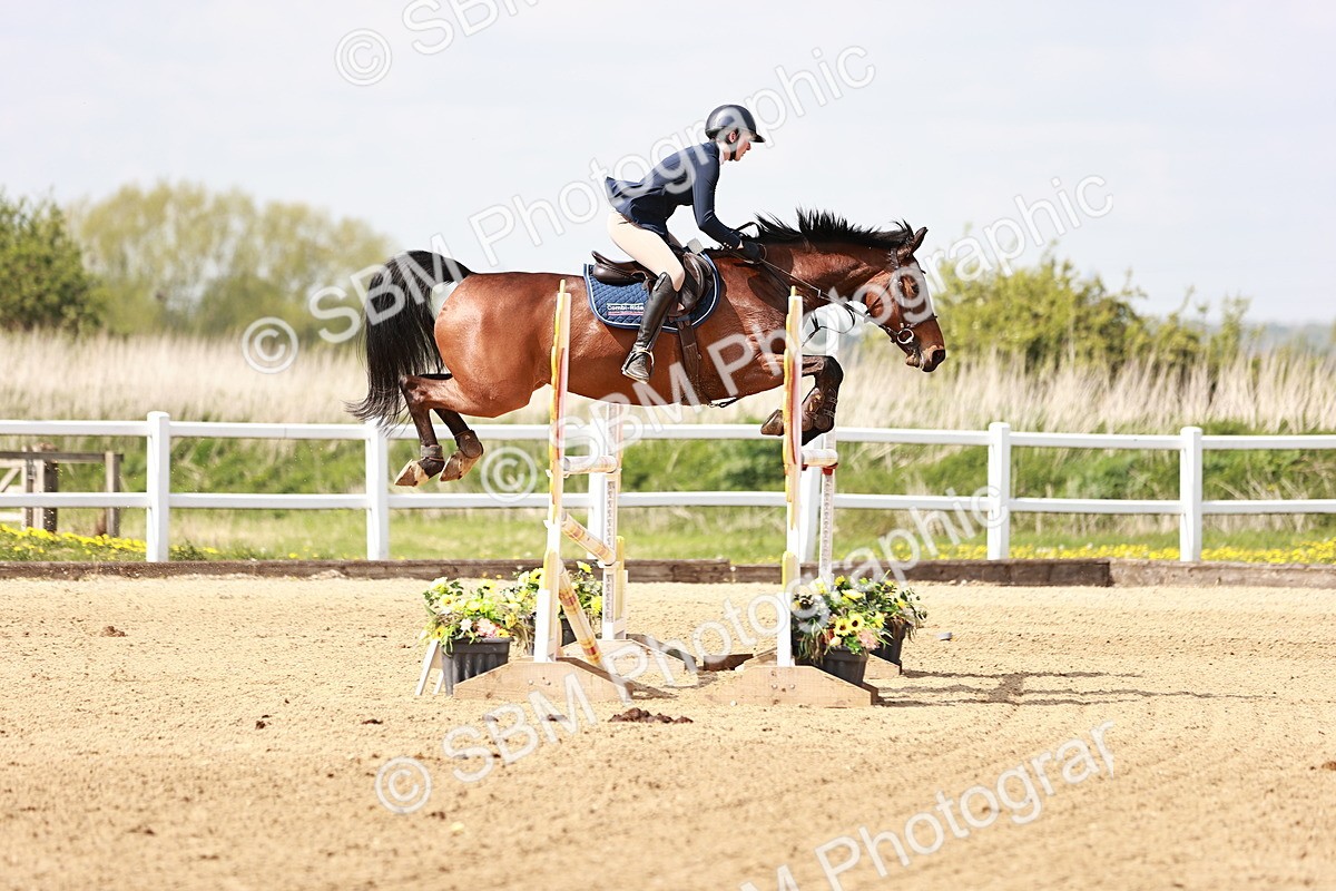  - Class 26 - Senior Foxhunter - 1.20m