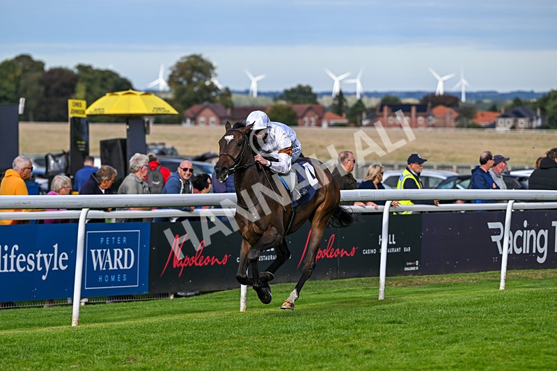 160926-Race 6-Roku Nana-1367 - Race 6 4.50pm EBF Fillies' Restricted Novice Stakes