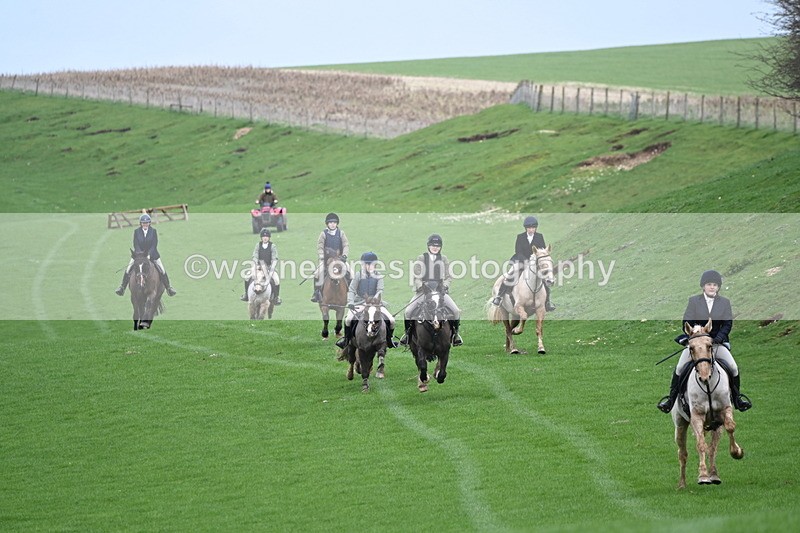 WJ6_9285 - Line Three