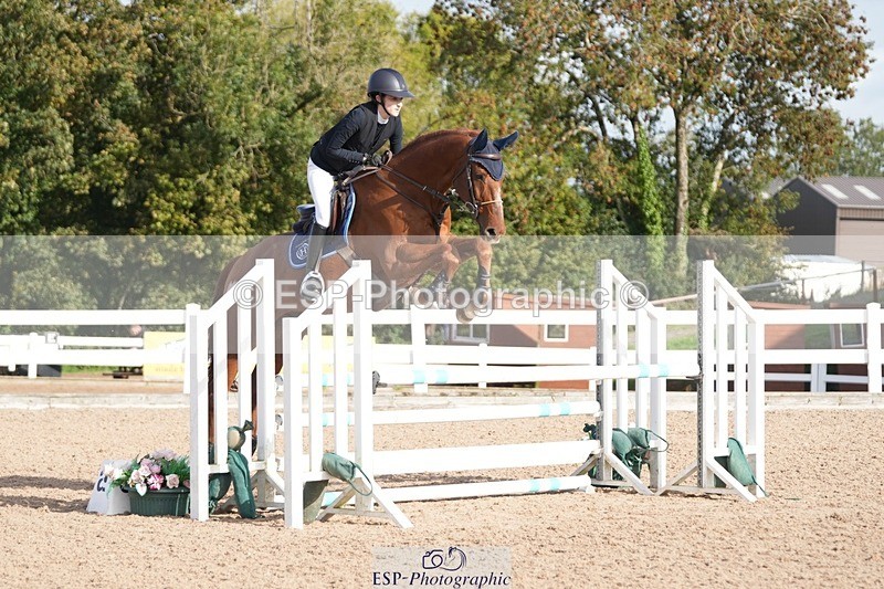 251005-103210-02572 - Cls 22 British Novice and 90cm