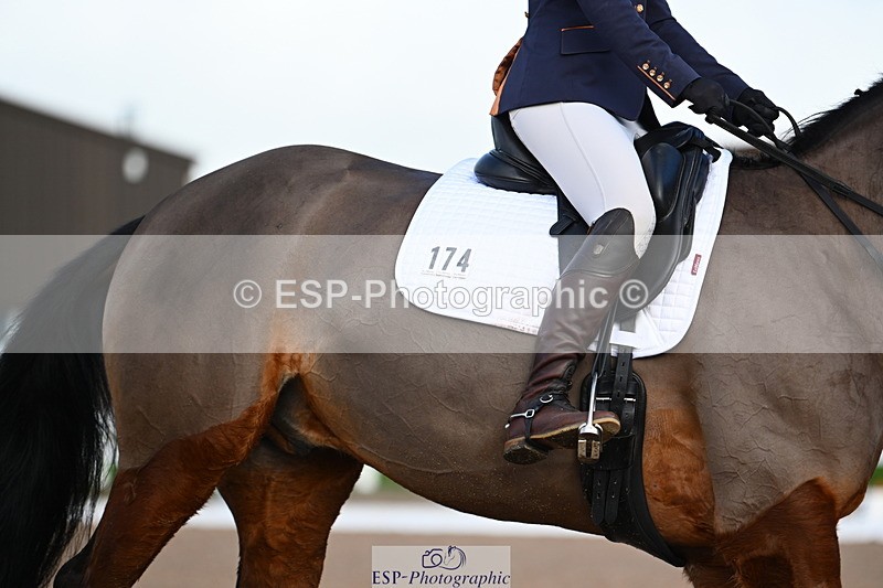 240218A-135953-07940 - 174-Charlie.Cornish-Dali.Van.Het.Burghof.Z