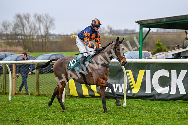 110124-Race 3-Time For A Pint-2482 - Race 3