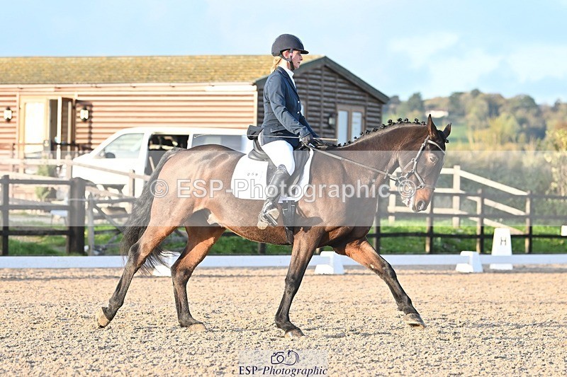 231105-153256-03050 - Cls 4 Novice 24 15.24 to 16.35 break