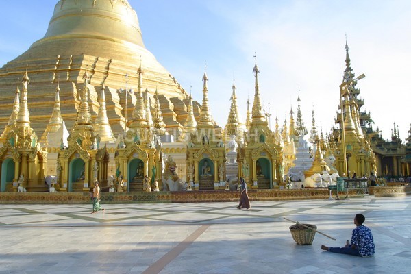 Paying Homage - MYANMAR