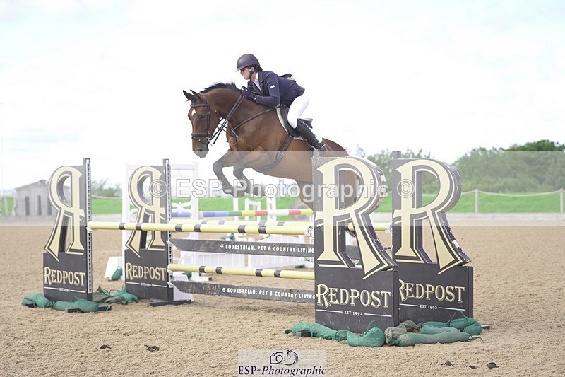 230806A-111742-01547 - Cls 13 Snr Newcomers & 1.10m Open