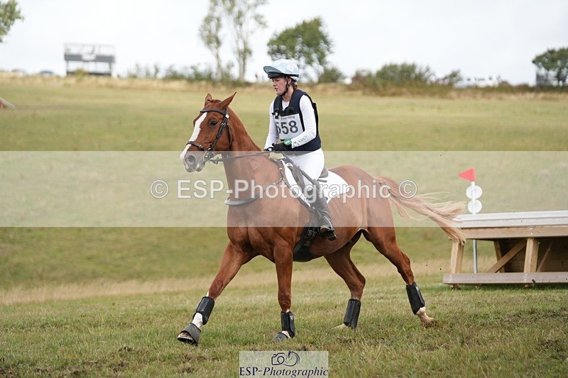 250831-104552-05695 - L-558-Lucy.Davies