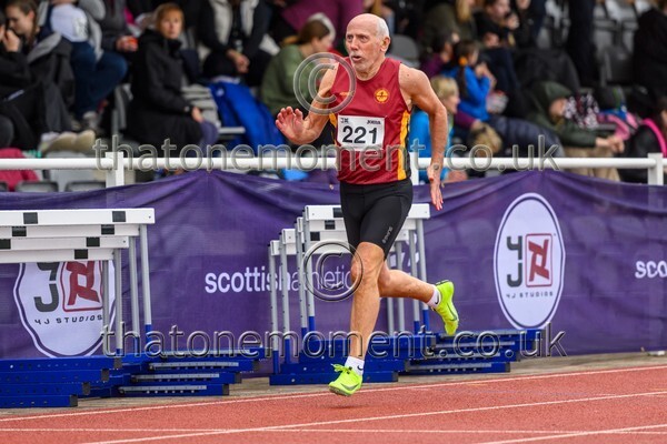 ComMast25-910381 - Track Male Set One