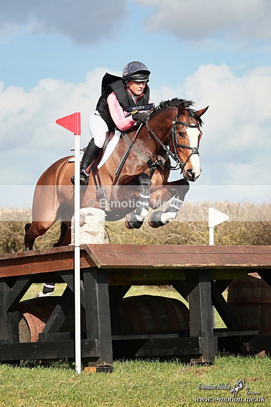 BE 110326 1071a - Equestrian