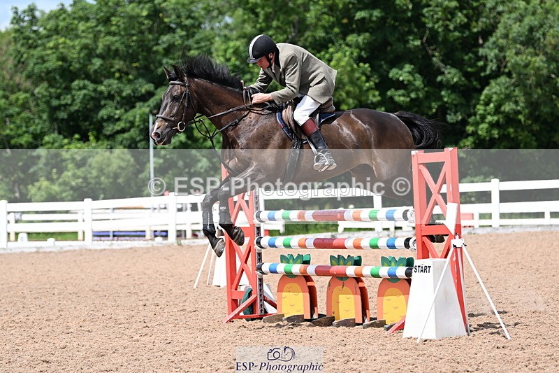 240619A-143422-00647 - Cls 4 Snr Newcomers and 1.10m Open