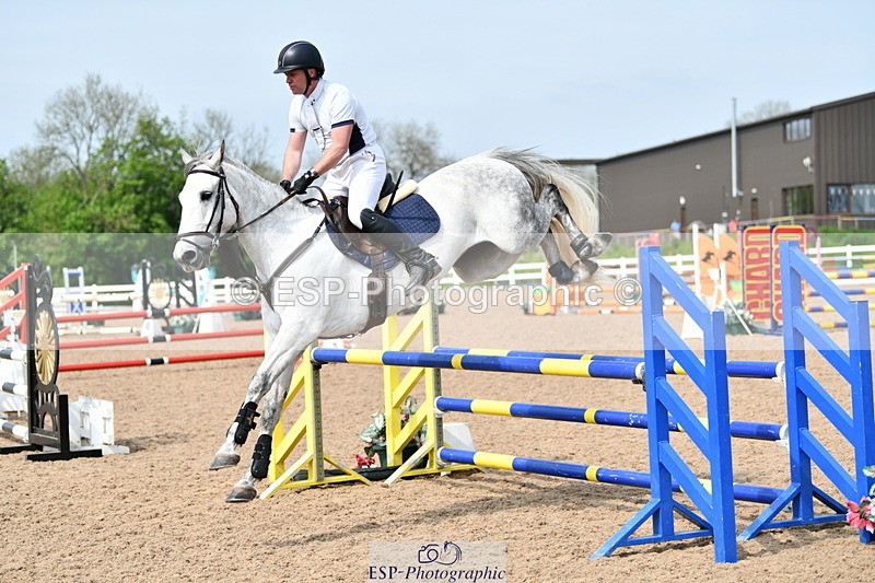 240511A-153408-14158 - Cls 25 British Novice and 90cm Open
