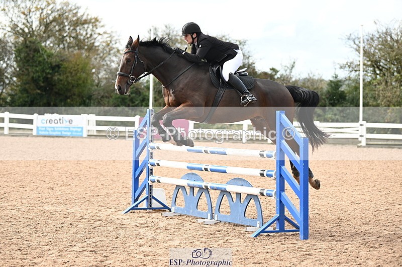 241023A-135148-00909 - Cls 4 Newcomers and 1.10m Open