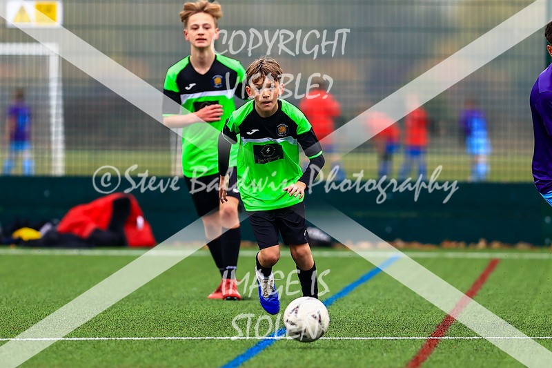 1DX30247 - 2025-10-12 FC Abbey Meads U14 Orange V Kingsdown Lions U14