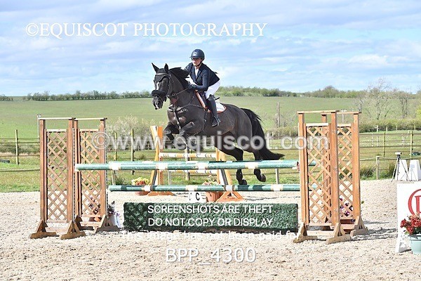 BPP_4300 - CLASS 8 FRI Senior Foxhunter/ 1.20m Open