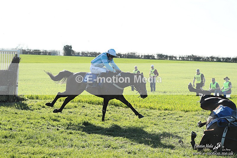 PtP 210326 1052 - VWH Cirencester Races 21/03/26