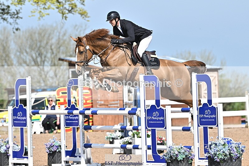 240509A-104134-00955 - Cls 8 Foxhunter