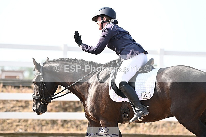 250815-095247-00230 - 027-Samantha.PringTongwynlais.Moon.Dancer