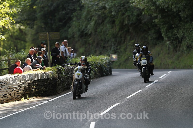 FOM_1230 - Classic TT Lap of honour
