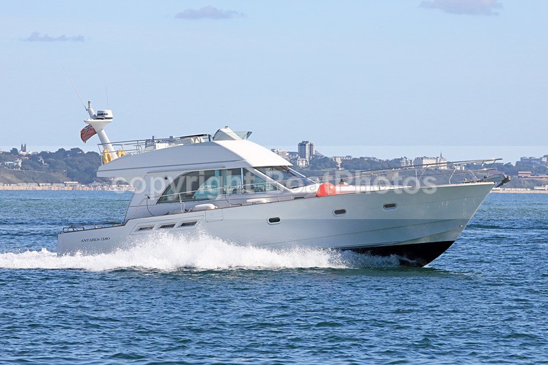 170813 SUPA DUPA - BENETEAU ANTARES 1380 1Y3A2819 - Flybridge Cruisers