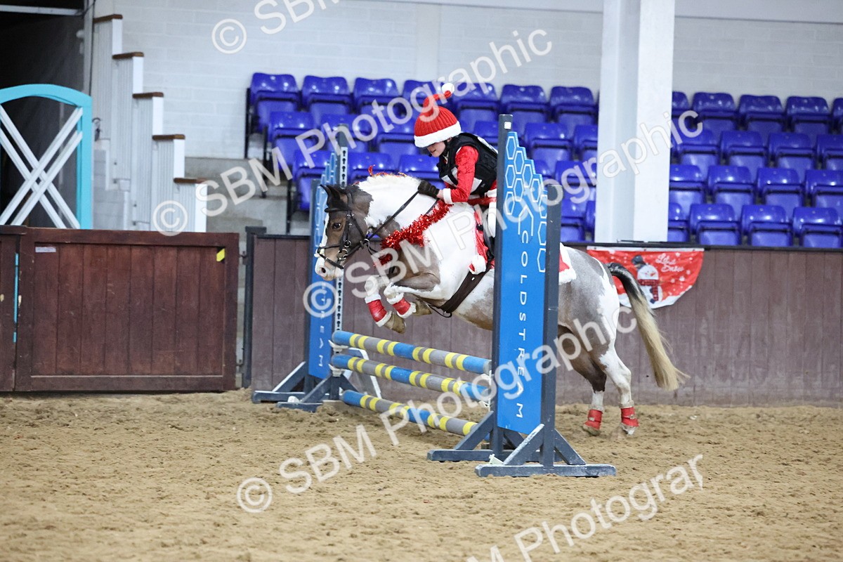 SBM_000357 - Class 2 - Santas Grotto - 50cm