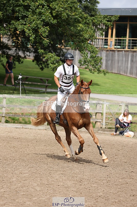 240804-102752-11072 - 351-Rupert_Batting-COOMBELAND_CEVIN