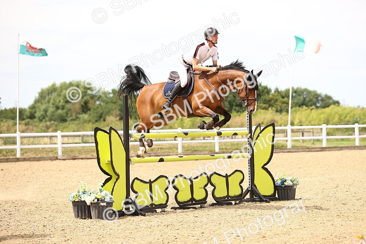 SBM_002017 - Class 16 - GFS Senior Newcomers 1.25m