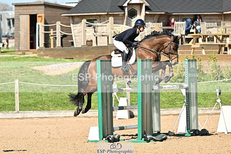250416-150831-01617 - Cls 6 Foxhunter and 1.20m