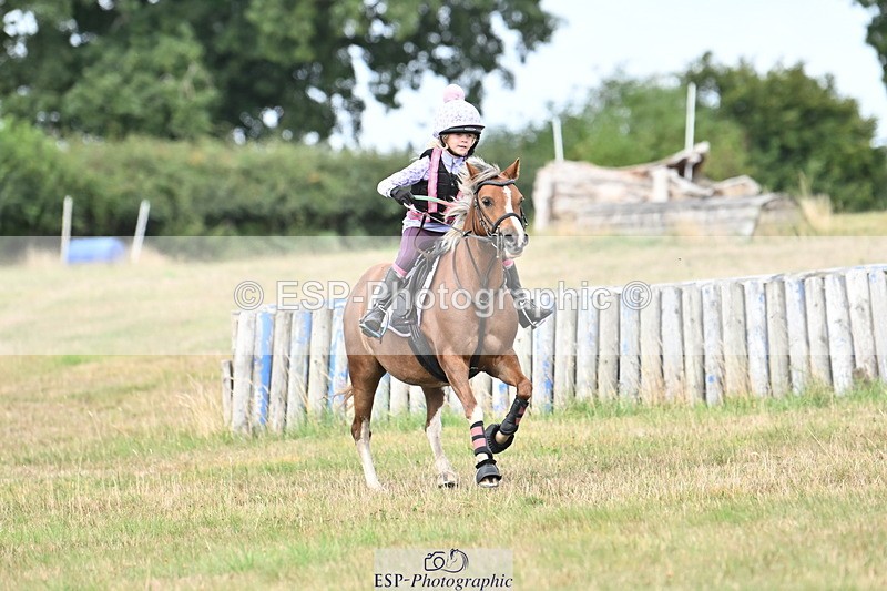 250821B-112409-00294 - Group C - Laraine