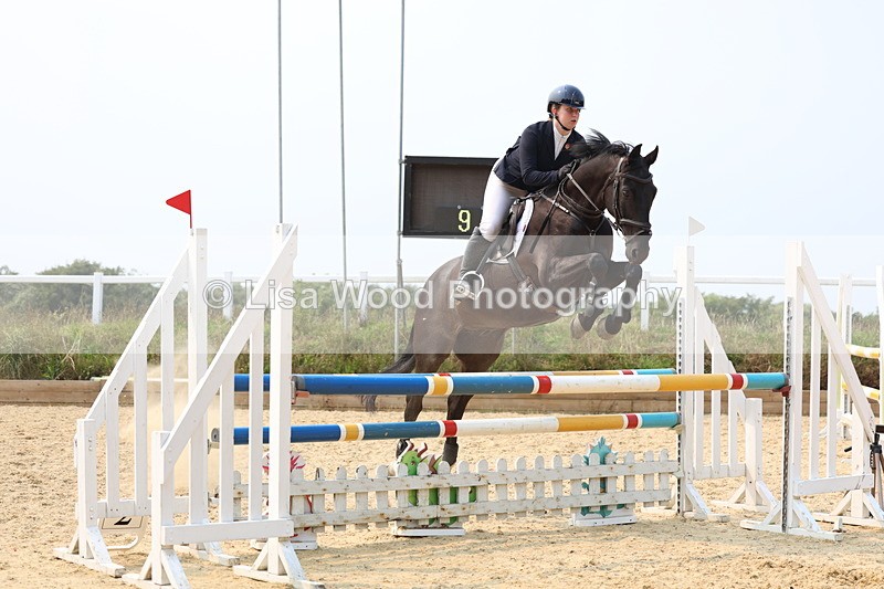 3E7A2522 - Class 8: Senior Newcomers/1.10m open