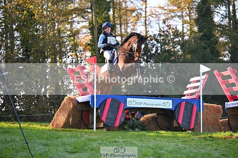 241026-112236-11932 - 378-Fern.Hordern-SHES.ALL.THAT