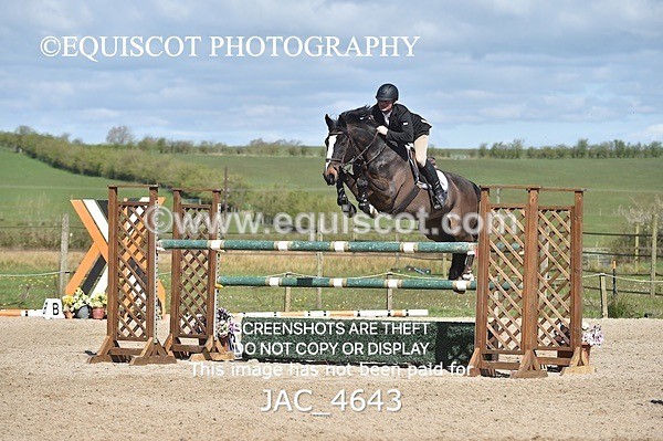 JAC_4643 - CLASS 11 SAT Andrew Hamilton Coach, RHS Foxhunter Championship Qualifier