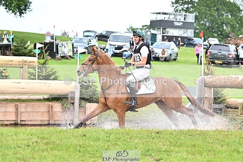 240525-154147-17252 - 223-MORNINGSTAR_VAN_ALTRIDO-Max_Warburton