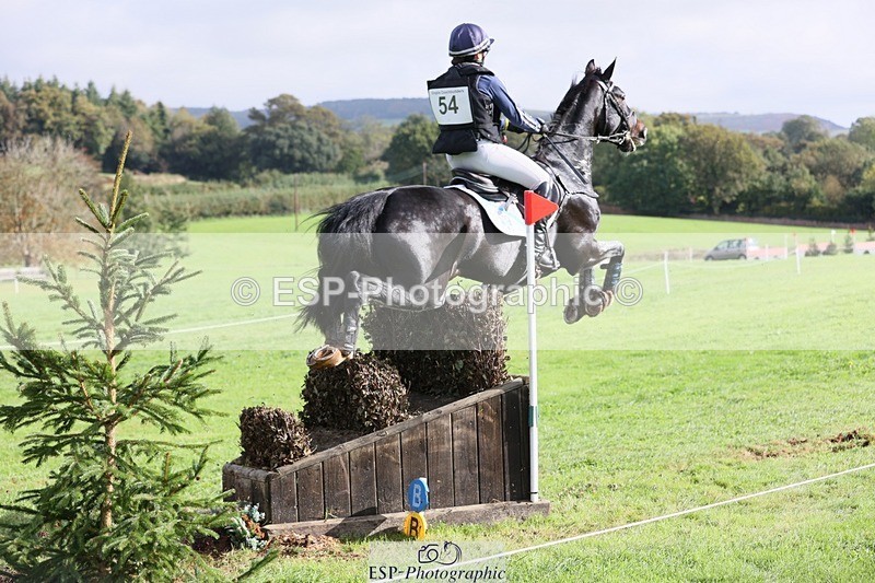 231020-115117-06831 - 054-PORSCHE-Coco.Lanni-XC