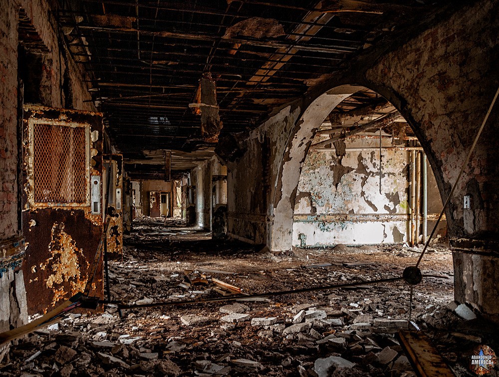 Abandoned Greystone Park Psychiatric Center | Decrepit Archway - Greystone Park Psychiatric Center