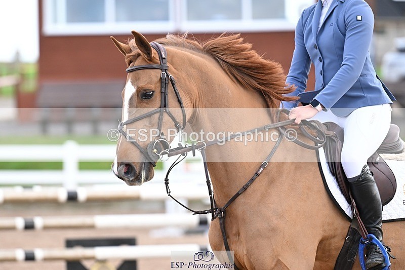 251022-125034-00437 - Cls 4 Snr Newcomers 1.10m