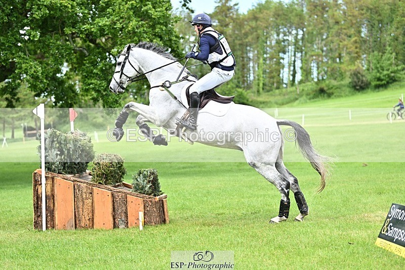 240525-145412-16102 - 207-IE_MR_MCGREGOR-Will_Furlong