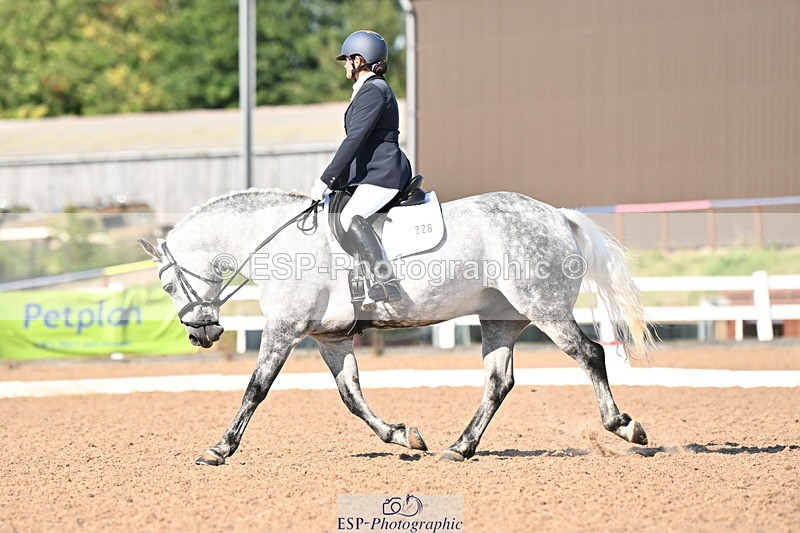 240816A-164323-06254 - 226-Sonya.Fitch-Peyton-THE.GREY.SWALLOW