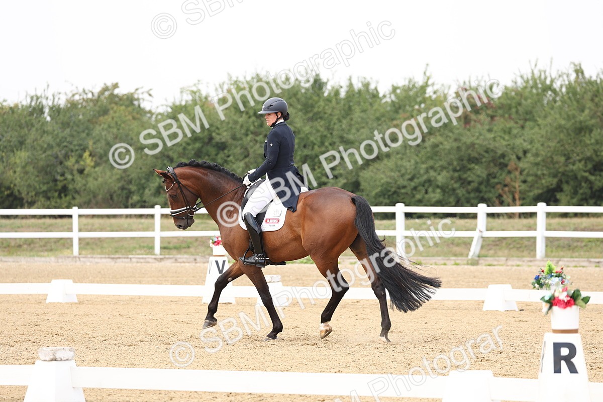 SBM_007453 - Class 9 - FEI INT I - 14.57-15.45