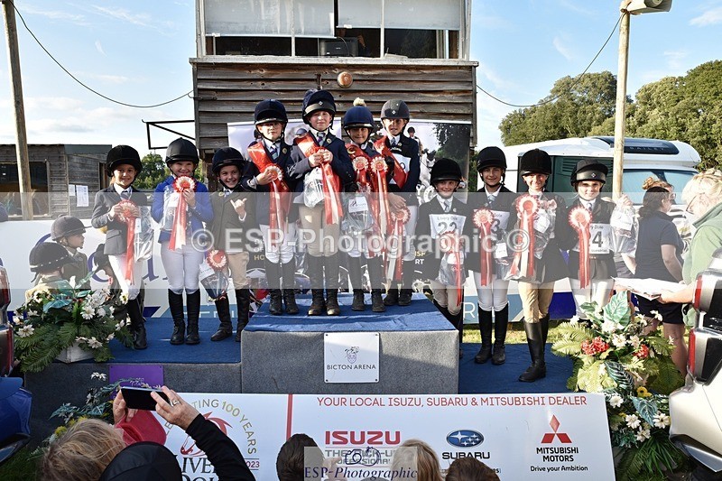 230824-182228-07059 - Thursday 40 and 50cm Presentations