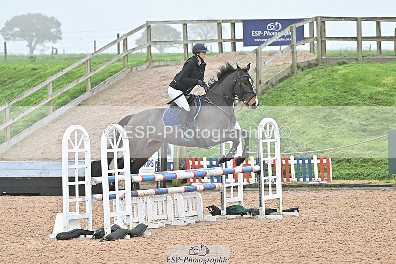 241103A-104543-06737 - SUN Cls 18 British Novice and 90cm Open