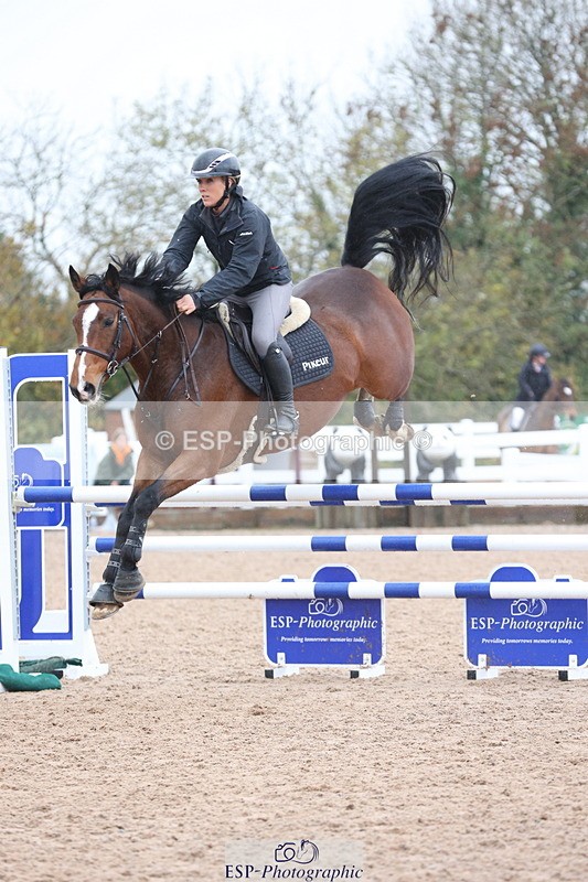 231112A-125815-04294 - Cls 19 Snr 1.05m Open