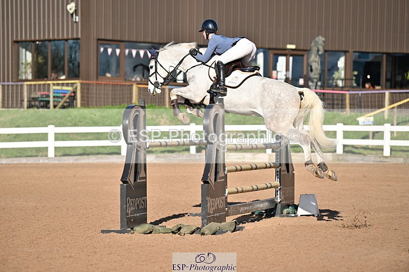 240224A-151126-04080 - Cls 15 Foxhunter and 1.20m Open