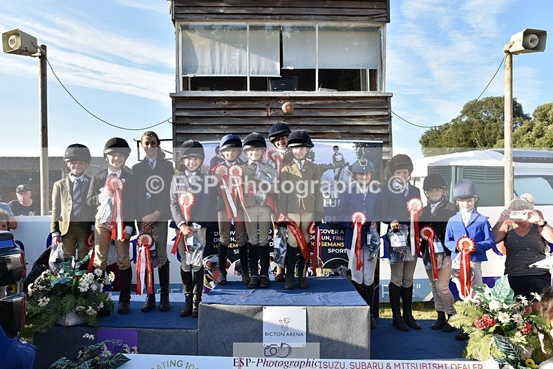 230824-180712-07011 - Thursday 40 and 50cm Presentations