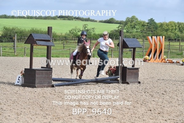 BPP_9640 - CLASS 1 SAT Derby Show Jumping 20CM,