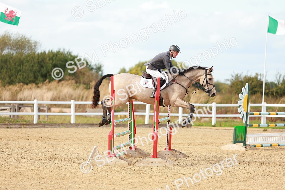 SBM_001842 - Class 4 - Senior Newcomers - 1.10m