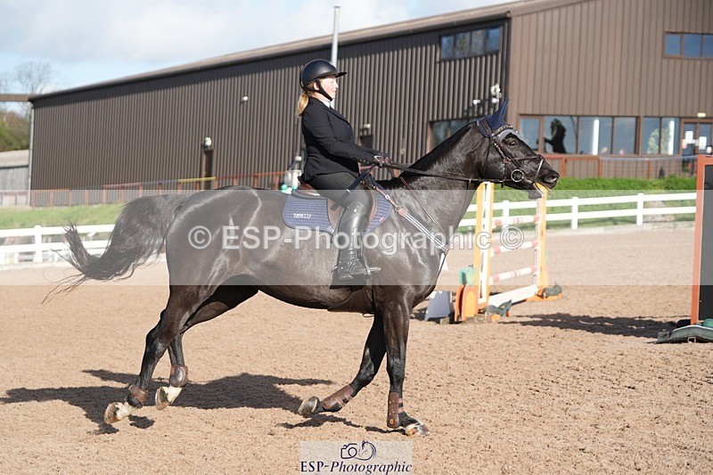 251108-124320-02555 - Cls 13 Foxhunter and 1.20m Open